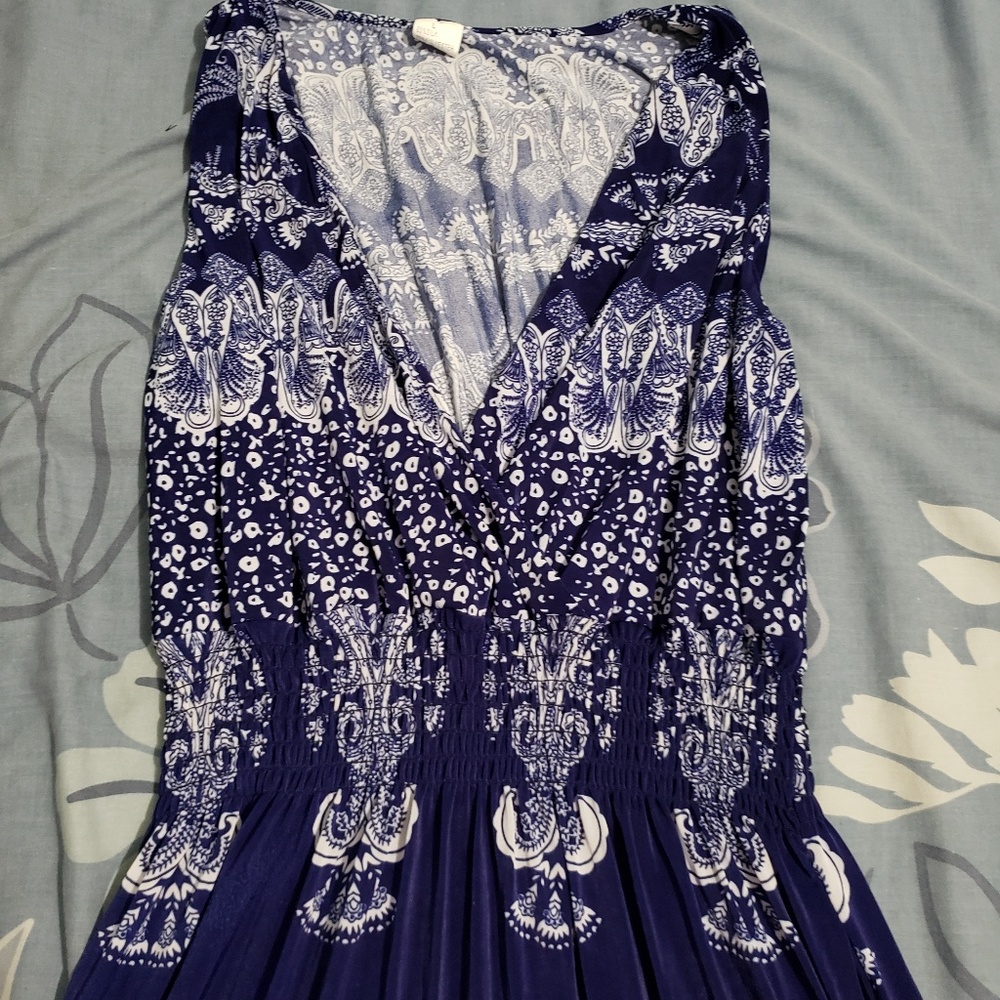 Dress - Picture 2 of 4